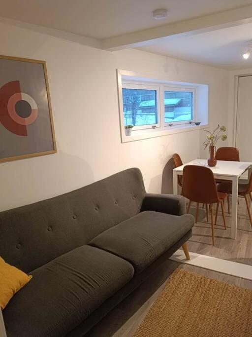 Cozy Apartment Close To Downtown Tromso Exterior photo